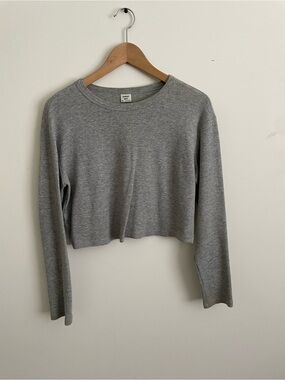 55 Sunday Best Heather Gray Cropped Long-Sleeve Top